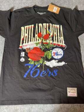 Mitchell & Ness Philadelphia 76ers Floral Graphic Tee Black